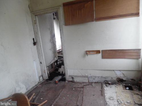 1018 Upland St, Chester PA 19013-5981 exterior