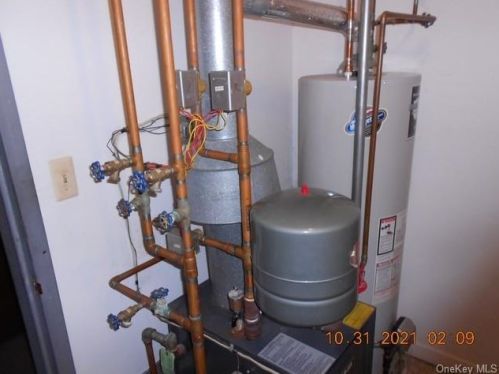 70 Scott Dr, Middletown NY 10941-1112 exterior