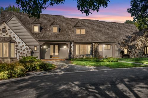 9555 Range Line Rd, Milwaukee WI 53209-2619 exterior