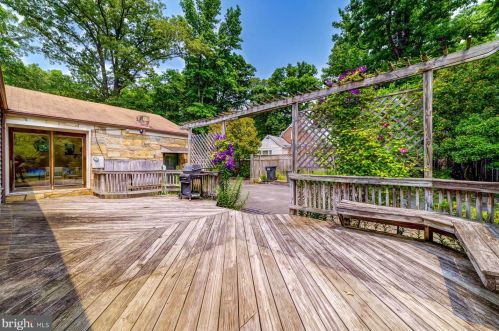 5217 Mitchell St, Alexandria VA 22312-2124 exterior