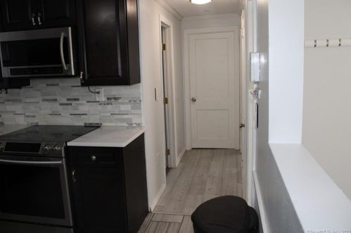 908 Plymouth St, Windsor CT 06095-3713 exterior