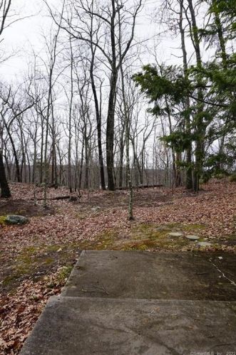 326 Elm St, Deep River CT 06417-1615 exterior