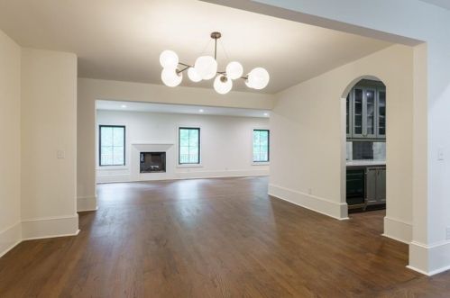 5666 Long Island Dr, Atlanta GA  30327-4842 exterior