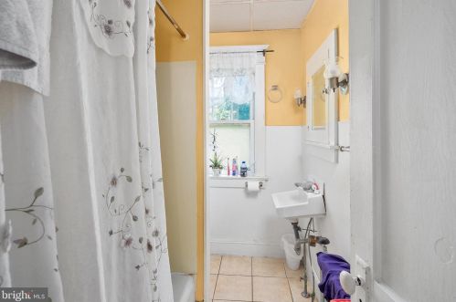 1034 Quinton Ave, Trenton NJ 08629-2402 exterior