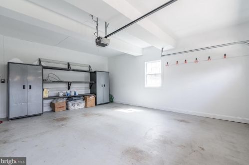 11801 Ambleside Dr, Rockville MD 20854-2109 exterior