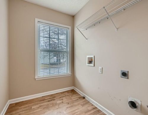 5006 Bright Hampton Dr, Atlanta GA 30339-1956 exterior