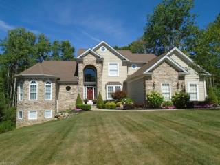 6635 Cummings Ct, Cleveland, OH 44139-6729