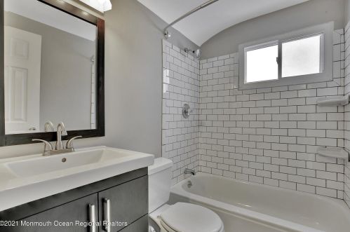 28 Alpha Ave, Old Bridge NJ 08857-2210 exterior