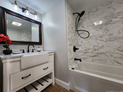 222 Thorpe Ave, Meriden CT  06450-9206 exterior