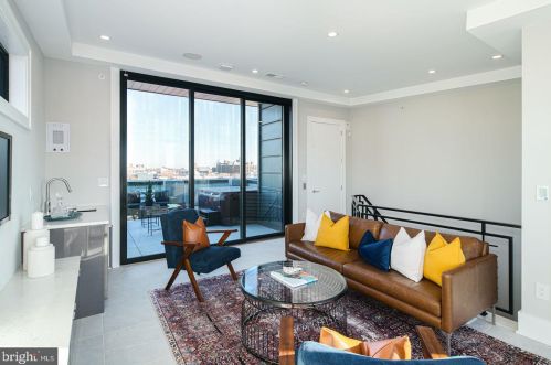 722 Broad St, Philadelphia PA 19146-3119 exterior