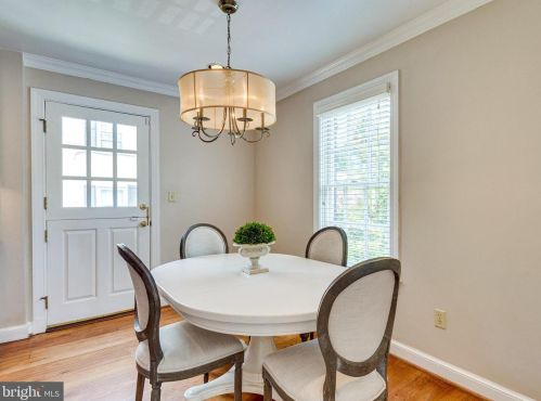 827 Royal St, Alexandria VA  22314-4340 exterior