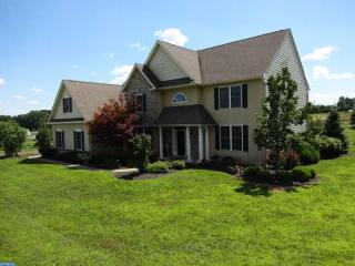 96 Linwood Cir, Pottstown, PA 19465-8292