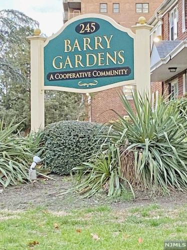 245 Passaic Ave, Passaic Park NJ  07055-3611 exterior