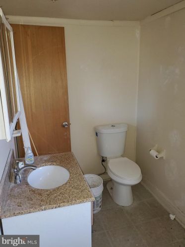 631 5 St, Camden NJ 08102-1933 exterior