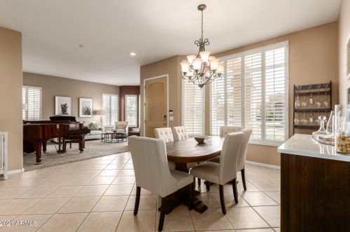 1872 Lantana Dr, Chandler AZ  85248-2170 exterior