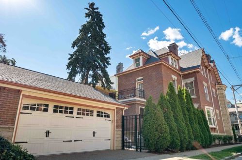 5532 Howe St, Pittsburgh PA 15232-2415 exterior