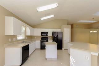 7707 Marbella Creek Ave, Tampa FL  33615-1233 exterior