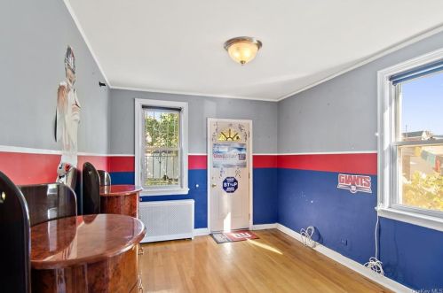 2320 Tenbroeck Ave, Bronx NY 10469-5308 exterior