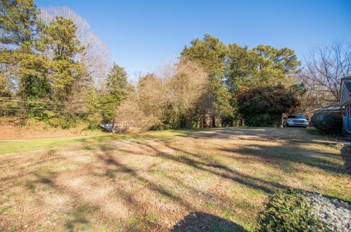 415 Hammond Dr, Atlanta GA 30328-5232 exterior