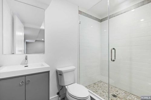 55 Knox Ave, Cliffside Park NJ 07010-3102 exterior