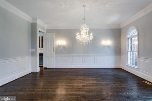 884 Alvermar Rdg Dr, Mc Lean VA 22102-1435 exterior