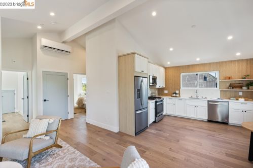 1519 Fairview St, Berkeley CA 94703-2414 exterior