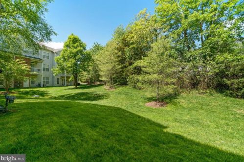 13106 Marcey Crk Rd, Herndon VA 20171-4820 exterior