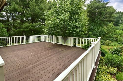 38 Monroe Rd, Enfield CT 06082-5335 exterior