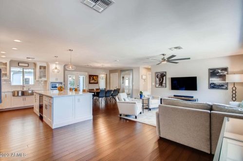 5823 12th Pl, Phoenix AZ  85014-2330 exterior