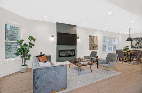 2442 Winnemac Ave, Chicago IL  60625-2614 exterior