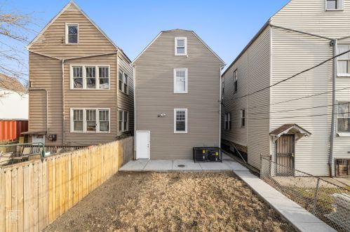 5150 Paulina St, Chicago IL  60640-2742 exterior