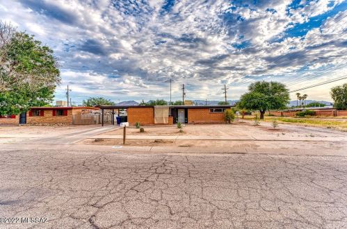 8009 Beverly St, Tucson, AZ 85710-5832
