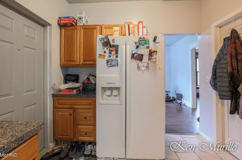 1556 Queen Ave, Grand Rapids MI 49505-4959 exterior