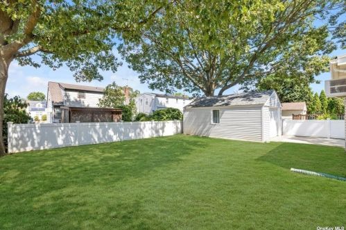 93 Fenimore St, Valley Stream NY 11580-3408 exterior