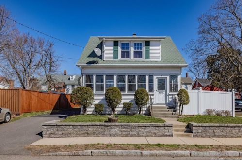 41 Prospect St, Enfield, CT 06082-3444