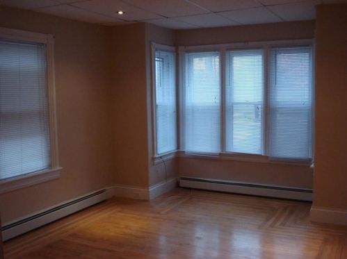 376 Hope St, Providence, RI 02906-1636