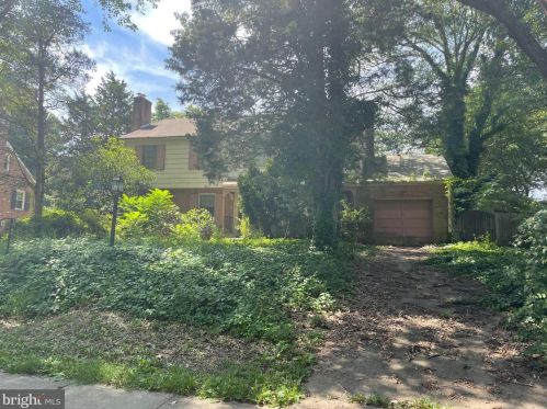 1009 Emerald Dr, Alexandria, VA 22308-2627