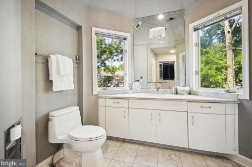 9906 Avenel Farm Dr, Rockville MD 20854-5410 exterior