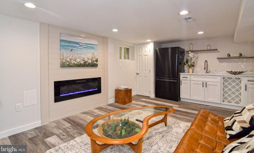 2911 17th St, Washington DC  20018-1825 exterior