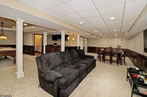 14 Marlin Dr, Whippany NJ exterior