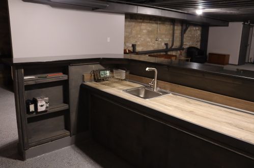 559 37th St, Chicago IL 60609-1063 exterior