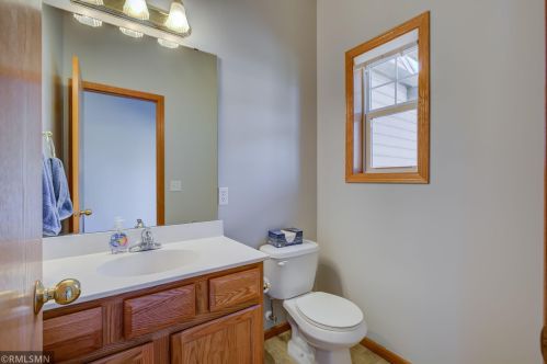 1141 Barclay St, Saint Paul MN 55106-1202 exterior