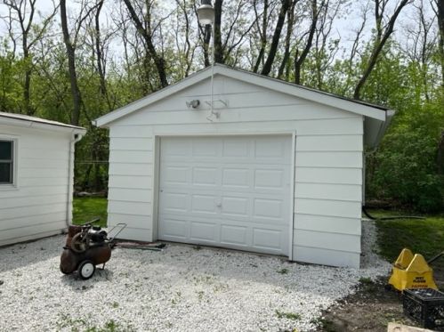 37966 North Shore Ave, Waukegan IL 60087-1647 exterior