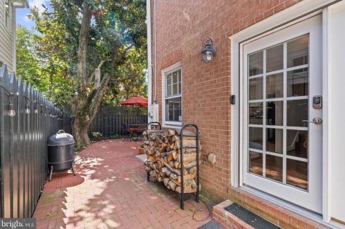 310 Franklin St, Alexandria VA 22314-4106 exterior