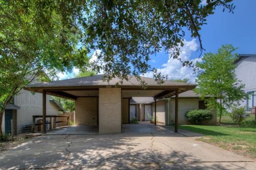 2412 Burleson Ct, Austin TX 78741-5603 exterior