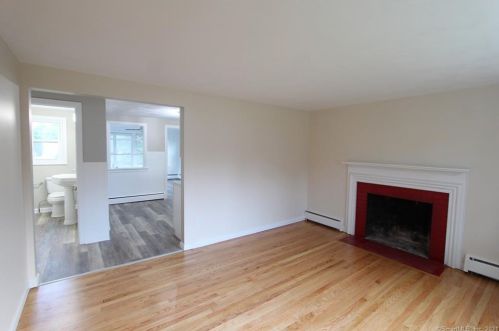 15 Collins St, New Britain CT  06051-3605 exterior