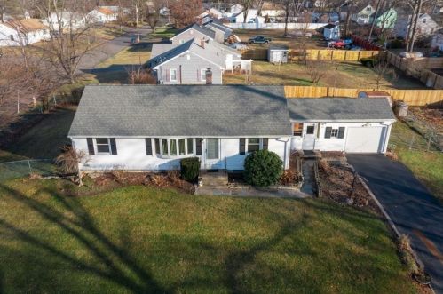 281 Hartwick St, Springfield, MA 01108-3563