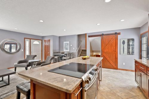 70 Farrell St, Saint Paul MN 55119-5203 exterior