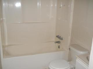 2159 Chestnut St, Springfield MO  65802-4252 exterior