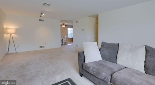 152 Merlin Dr, Hummelstown PA  17036-8841 exterior